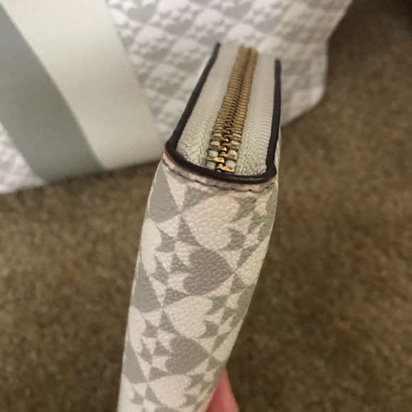 Kate Spade wallet - Picture 6 of 8